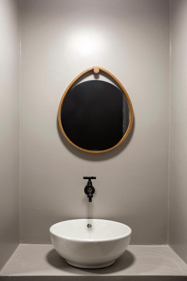 Thisean Modern Suites By Athens Stay المظهر الخارجي الصورة